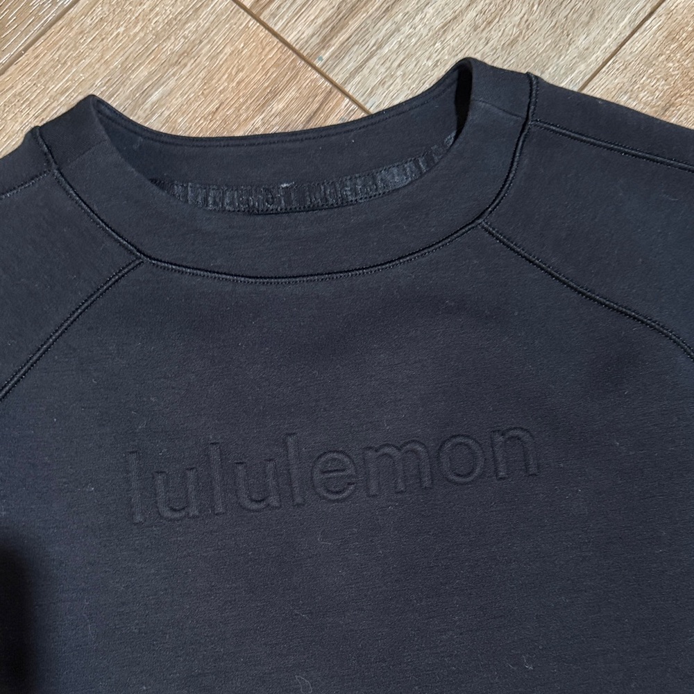 Lululemon Black Crewneck Cropped Sweatshirt Size 0